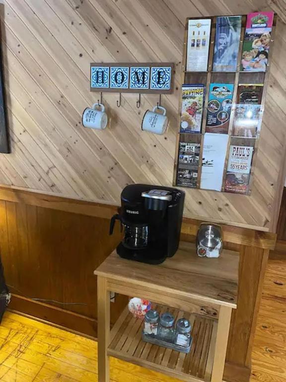 Cozy Cabin: River View With Hot Tub Dahlonega